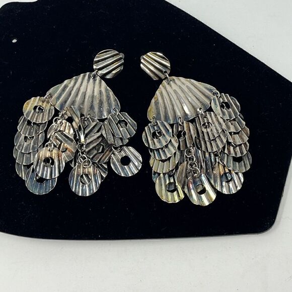 Silver metal 1980’s / 90’s clip on earrings - Picture 8 of 8